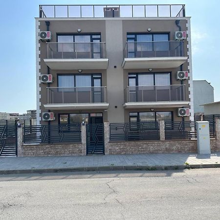 Studios And Apartments Pomorie Exterior photo