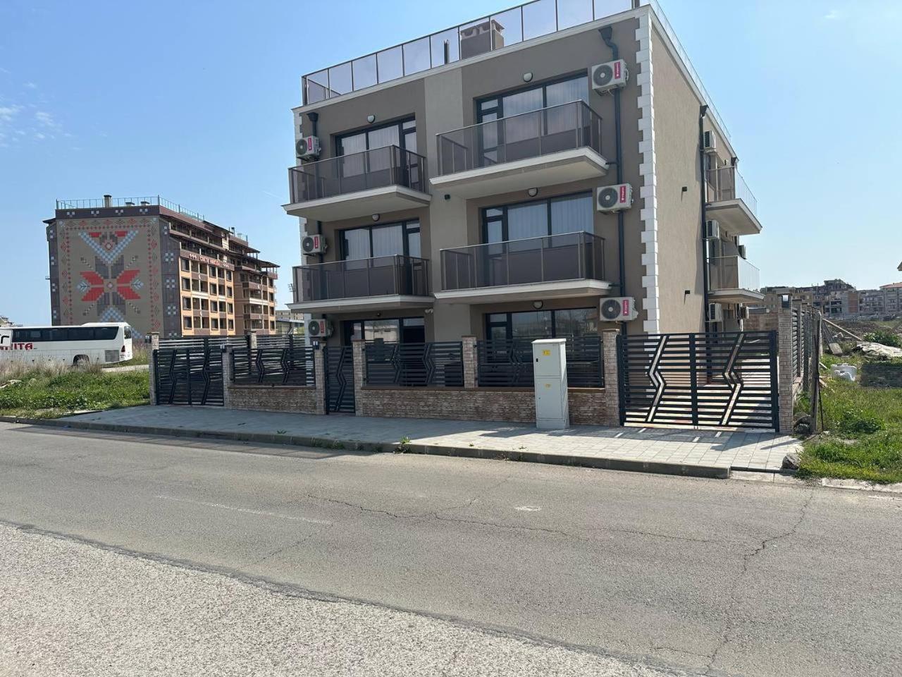Studios And Apartments Pomorie Exterior photo